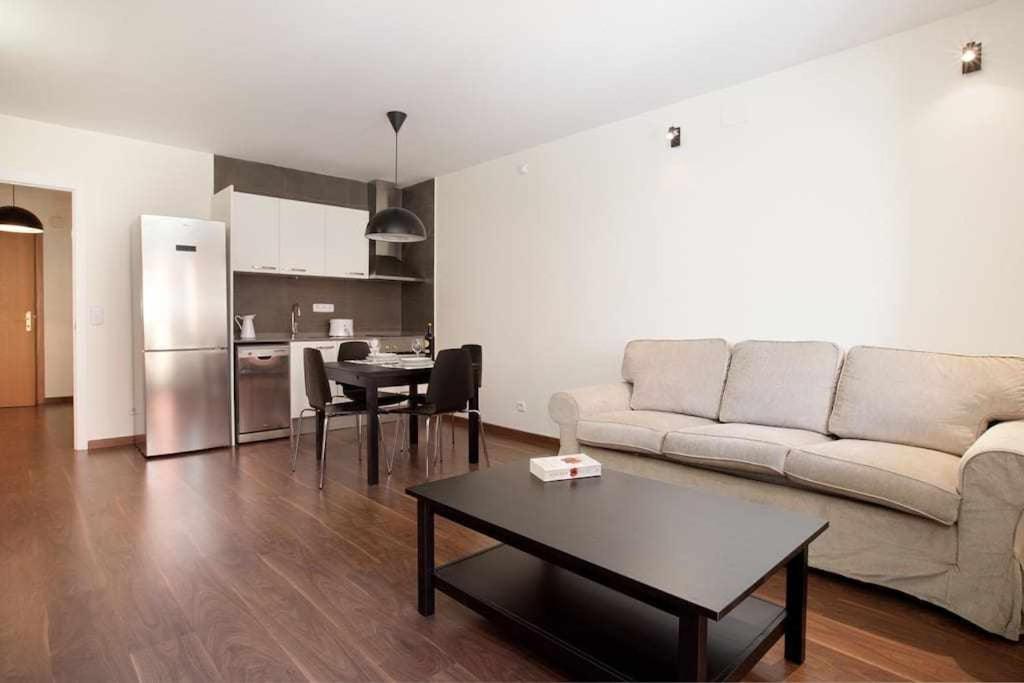 Apart Centrico Con Terraza En Gracia Barcelona Ngoại thất bức ảnh