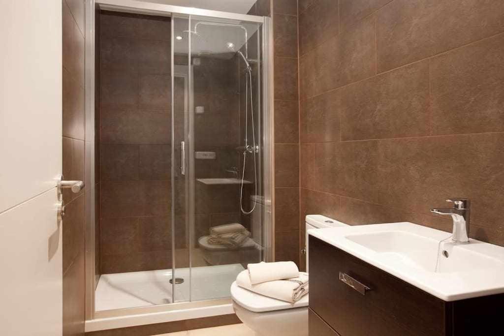Apart Centrico Con Terraza En Gracia Barcelona Ngoại thất bức ảnh